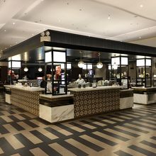 広く席数はたっぷりある