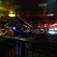 １FのパブKingsbridge Bar