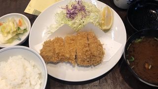 お昼で30分待ち