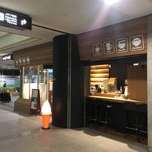 唯一軽食が食べれる小さなカフェ？