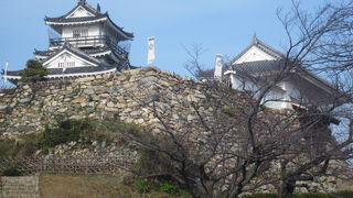 石垣の見応えが半端ないです！