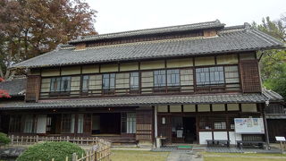 解説を通じて渋沢栄一のことを学べます  （渋沢栄一生地（中の家））