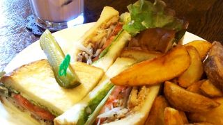 照り焼きチキンサンドとストロベリージュース ♪