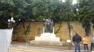 ヴァレッタ観光中に、何度も通り過ぎた広場です！