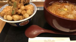 薬味やトッピングが選べる