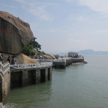 海沿いの遊歩道