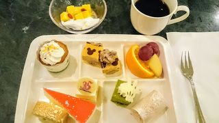 予約がおすすめ「クリスタルパレス・レストラン」