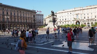 危険な匂い漂う広場