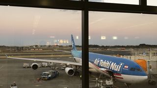 空港利用時間の制限により不便