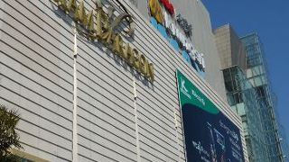 BTSサイアム駅目前の高級デパートメントストア