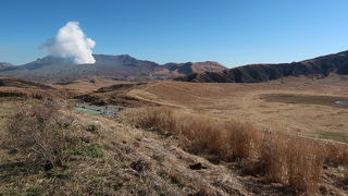阿蘇観光の定番スポット。阿蘇駅から直進のみで道もわかりやすい。