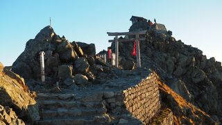 雄山神社が真の雄山の山頂