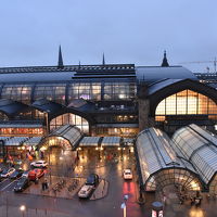 部屋からの風景、駅が目の前