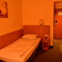 枕の上にナッツのサービス