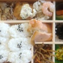 お弁当を購入しました