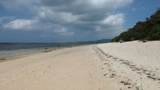 人も少なくて広い米原ビーチ