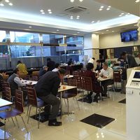 1階ロビー横の朝食スペース