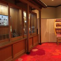 近くには展示コーナーも