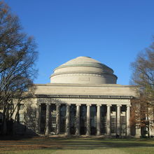 マサチューセッツ工科大学