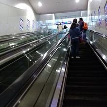 出発フロアーまでのエスカレーター