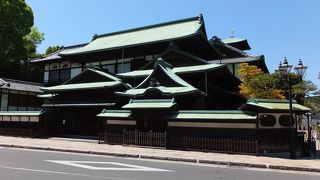 皇族専用。外観は無料ですが、やはり中を見てこそ