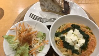パスタとケーキのお店