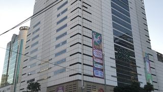 イッツ・ア・スモールワールド時計がお出迎え