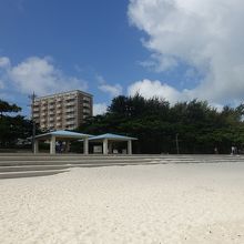 東屋が複数あります