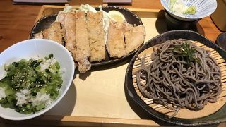 からあげは絶品。そばはいまいち。