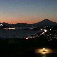 相模湾、江の島、富士山を