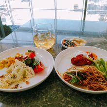 お昼メニューとウィスキー