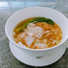 絶品、ワンタン麺。特にスープ