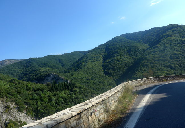 ミケーネ，アテネ側の道は途中Karkalou近くまできつい道だ