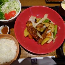 大戸屋 (セントラル ラマ9店)