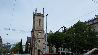 コルナヴァン駅から旧市街地へ