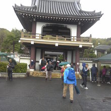 「長寿寺」の山門