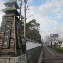 道路に面した側は目立ちますね！