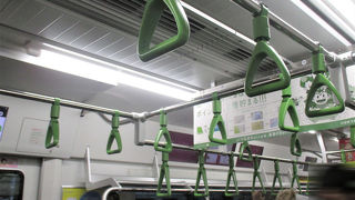 山手線は緑色。