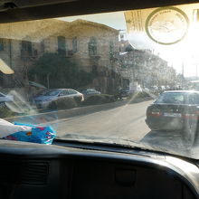 帰りのタバコがツラかった。そのたびに寒かったけど窓を開けた。