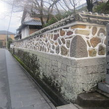 五色塀は角度を違えて色々と眺めてみると良いですね！