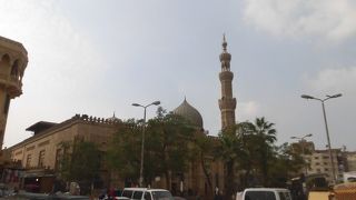 ガーマ・イッセイイダ・ゼーナブ