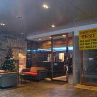 入口が少し奥に入り込んでいますので、やや判り難いかもしれませ