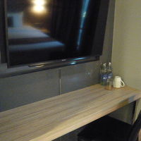 机とするならば、やや狭い感じがしますが、横に長いので何とか