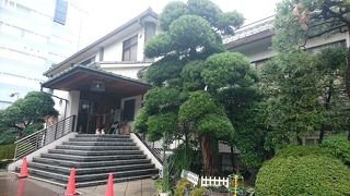 川崎駅近くの浄土宗寺院