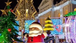 クリスマスの広場は本当に綺麗でした。