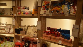 民芸品も売ってます