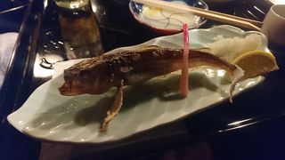 炭焼きのハタハタを堪能