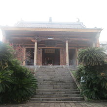 立派な建物でした