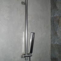 シャワー区画です。やや湯温が上がらないのかもしれません。