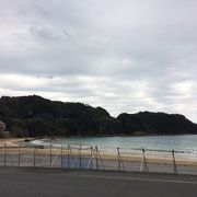 本当は海の色が美しいのだろうけど曇天でだめでした